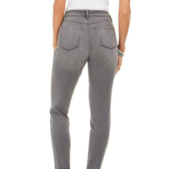 The Flare Jeans That Flatter Every Body: Why RISEN Tummy Control Mid Rise Style Is a Game-Changer